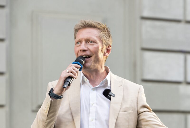 Bernhard Vosicky moderiert Firmenevent Outdoor