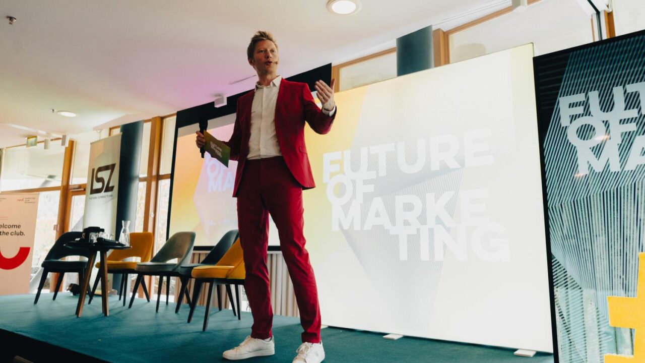 Bernhard Vosicky als Moderator beim Future of Marketing Kongress im Balance Resort Stegersbach